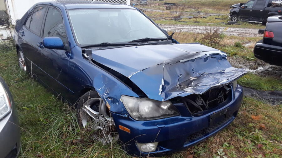 Glenmore scrap car removal in West Vancouver, BC